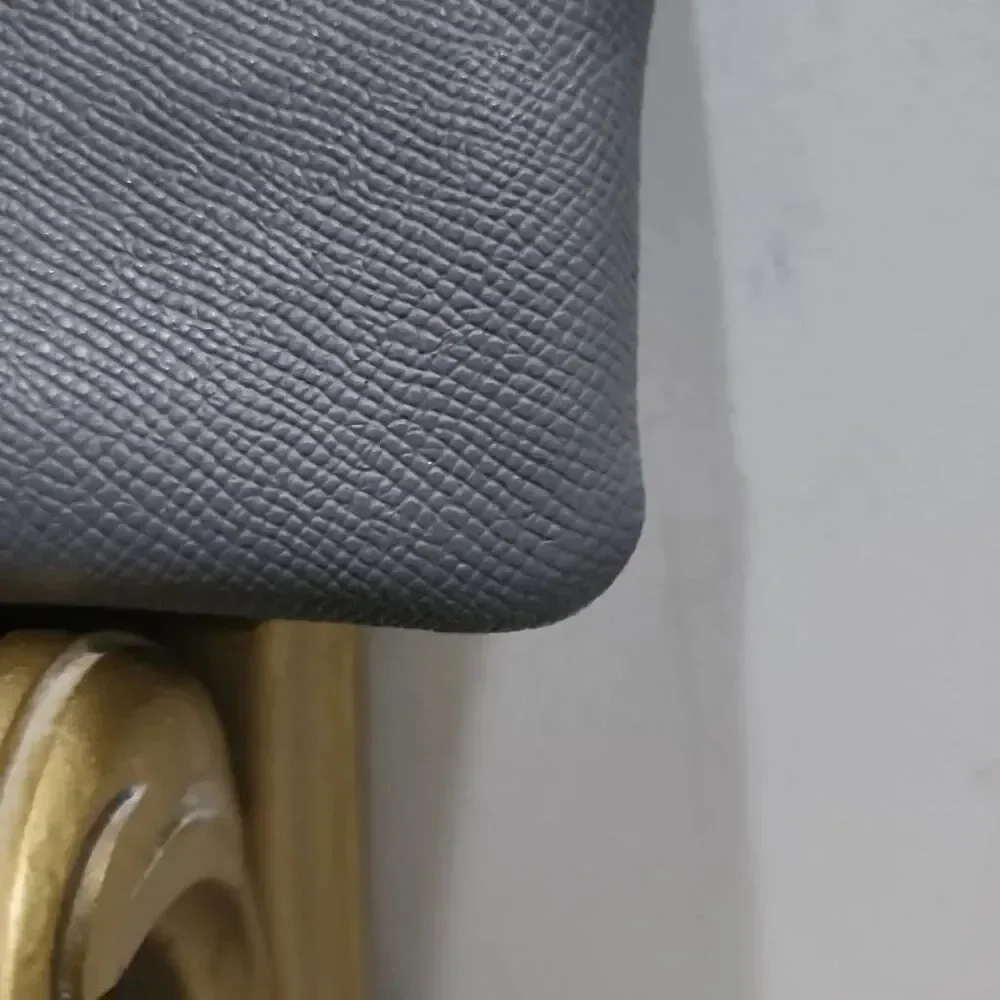 Coach corner zip